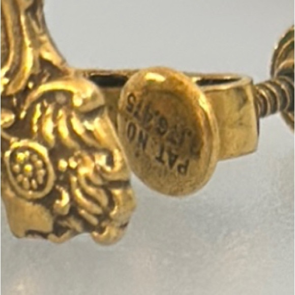 Intaglio pink venezia glass Gold and Pink Cameo Earrings - Picture 8 of 9